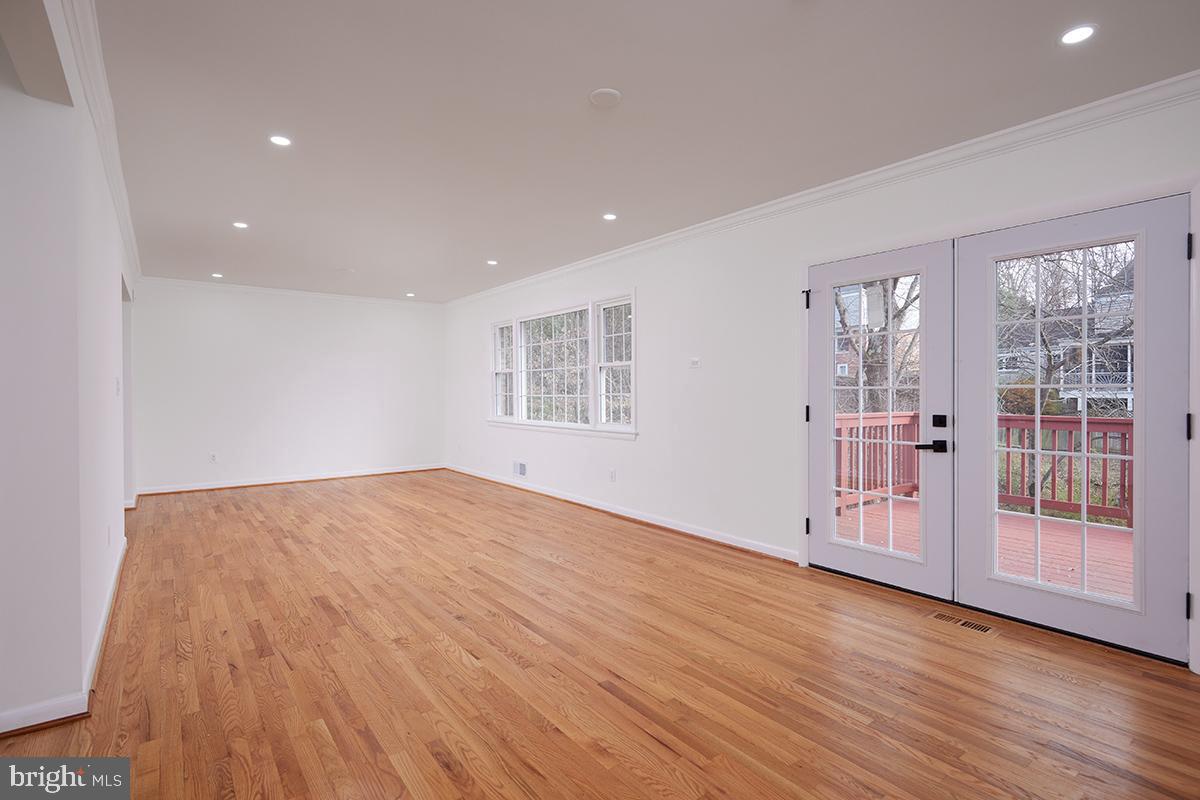 WILLOWBROOK - Residential