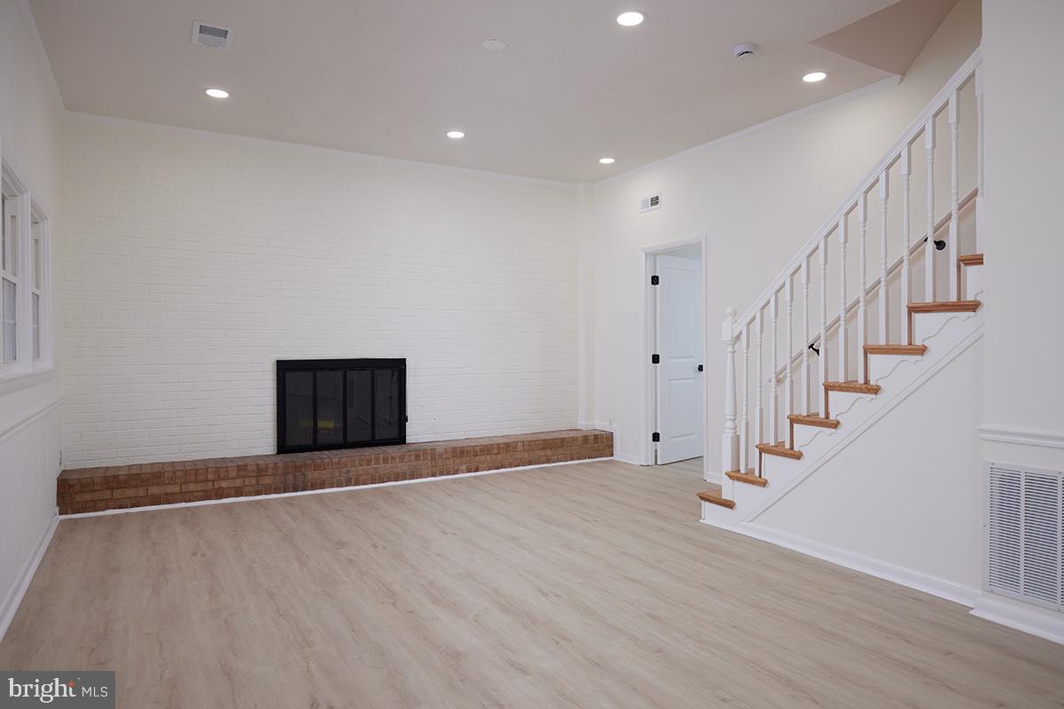 WILLOWBROOK - Residential