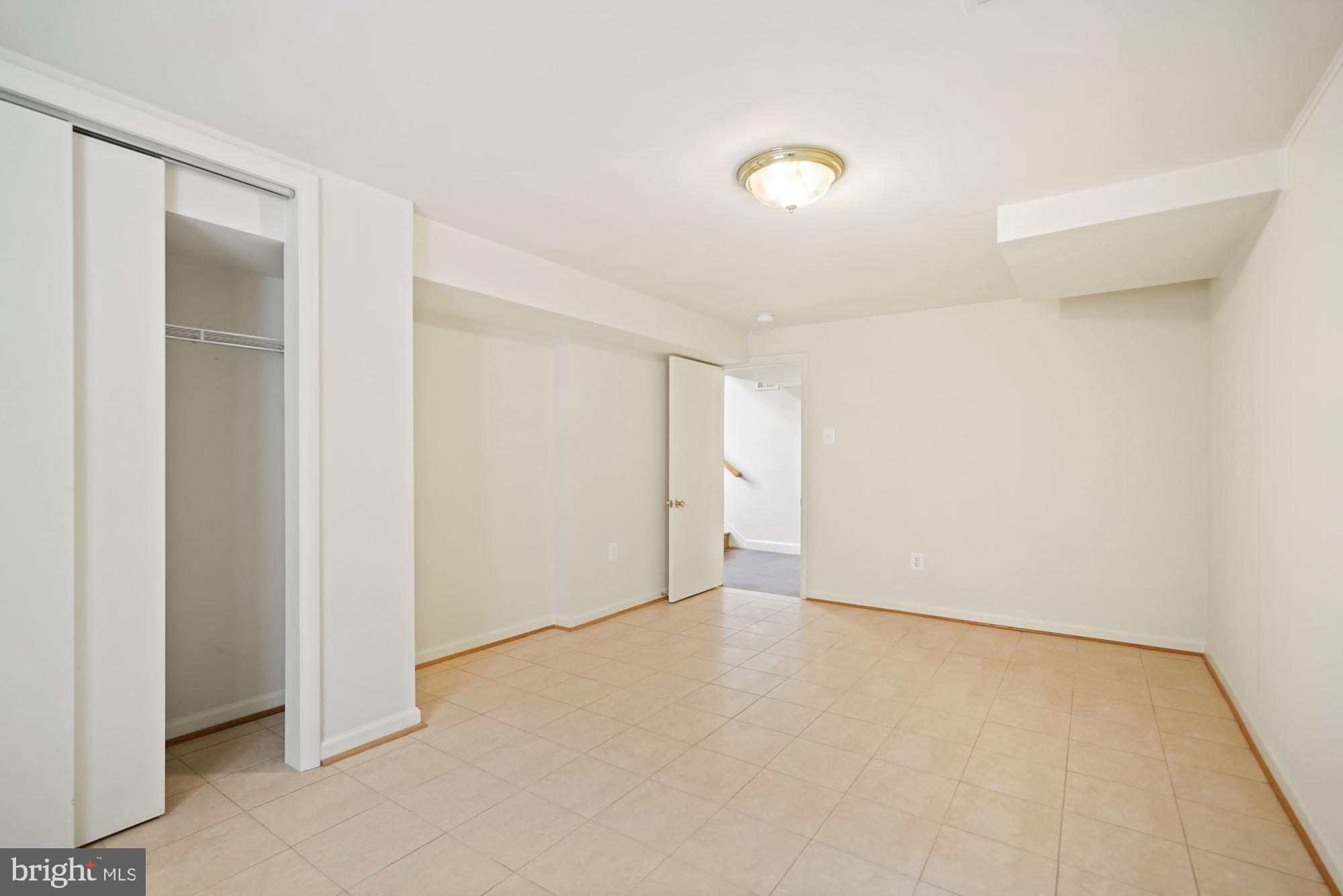 SEMINARY VALLEY - Residential Lease