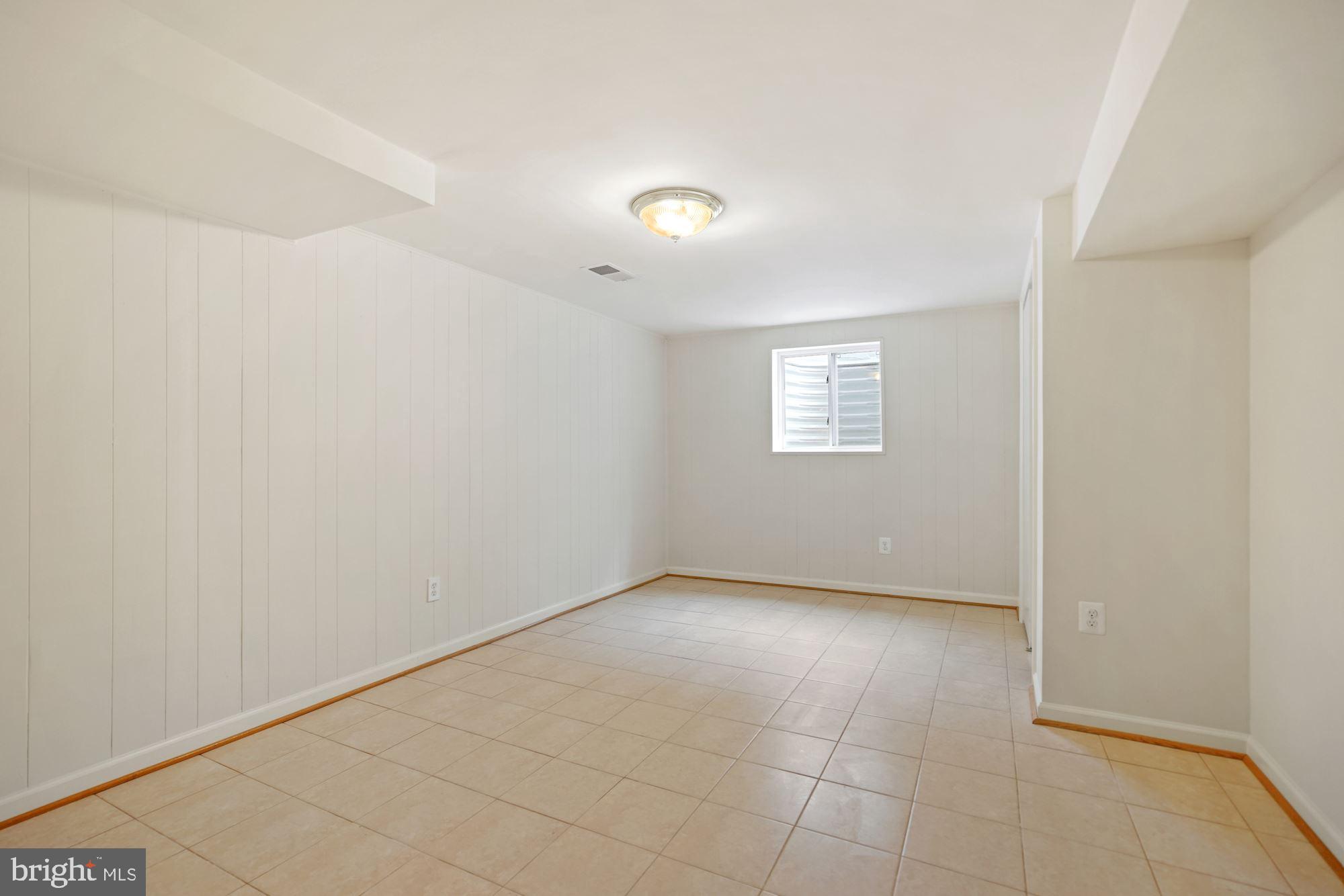 SEMINARY VALLEY - Residential Lease