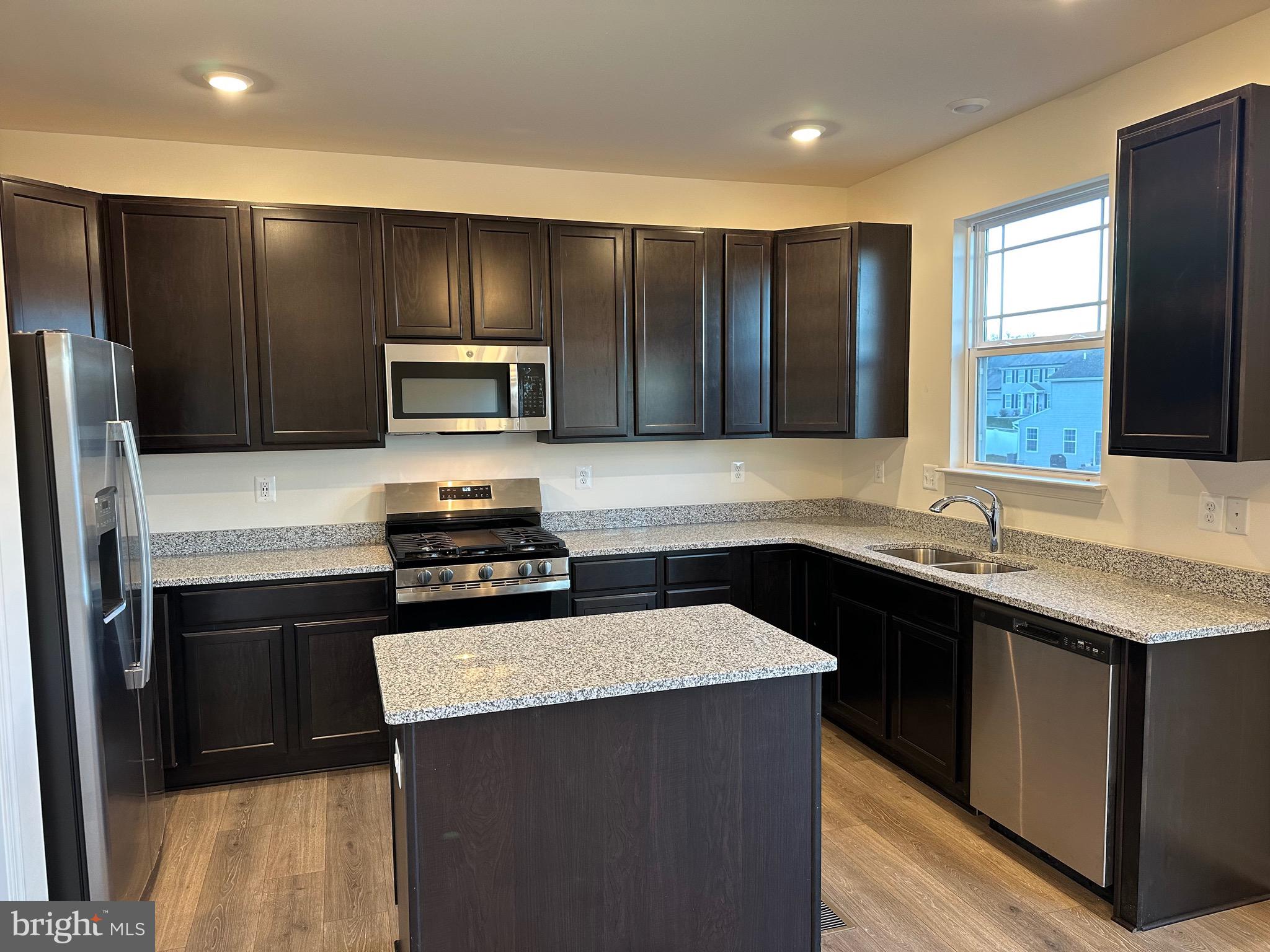 LEXINGTON ESTATES - Residential