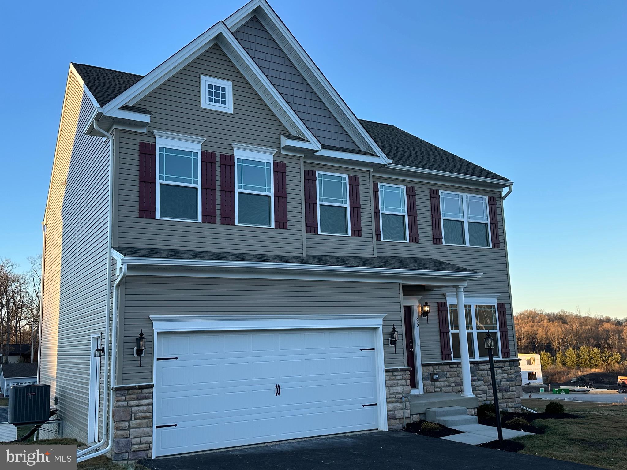 LEXINGTON ESTATES - Residential