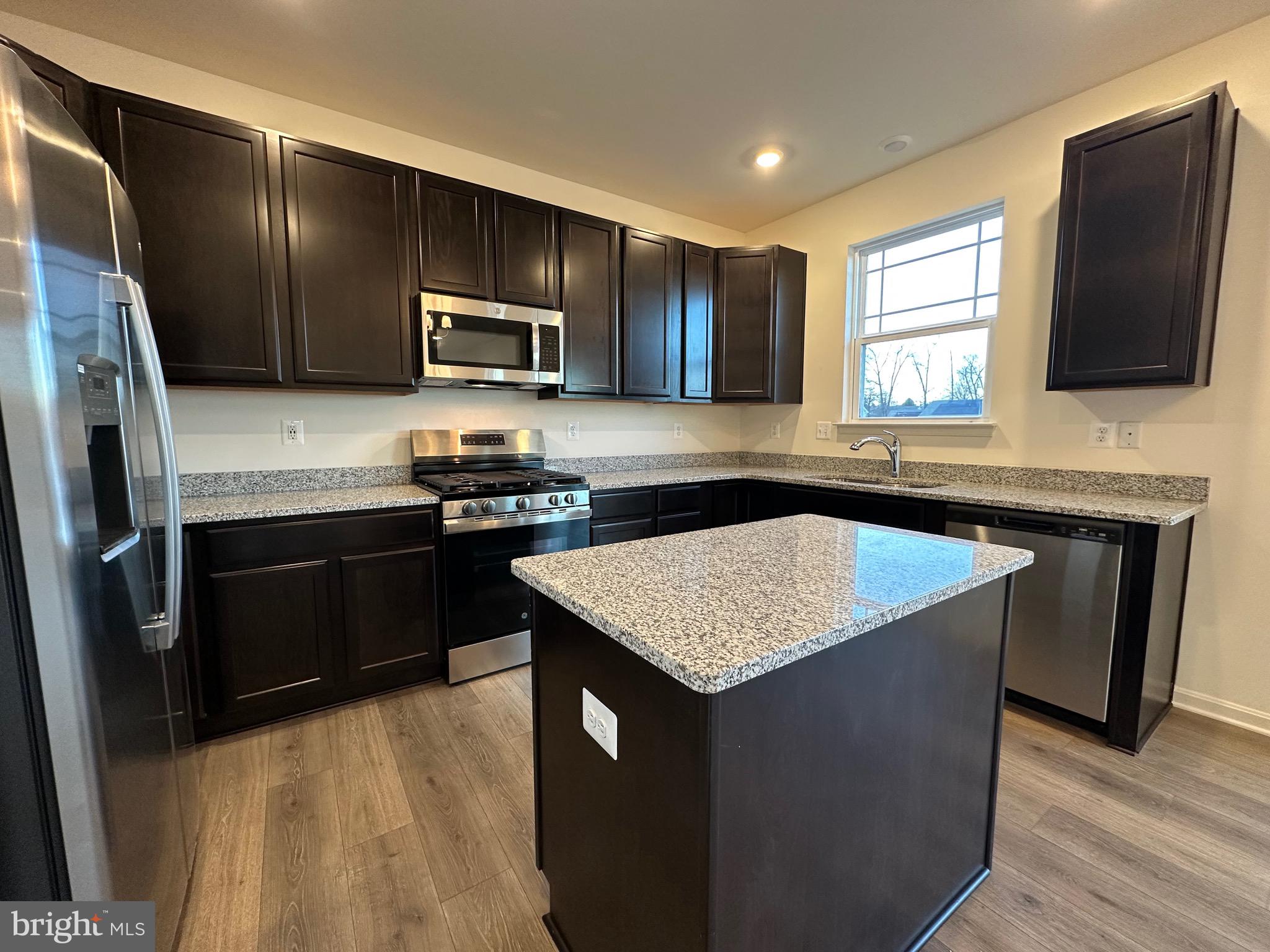 LEXINGTON ESTATES - Residential