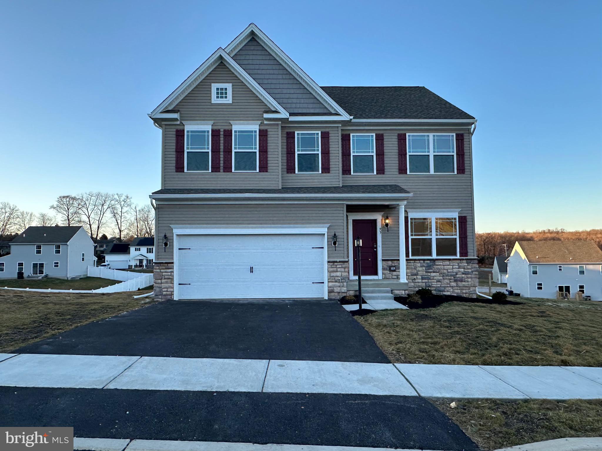 LEXINGTON ESTATES - Residential