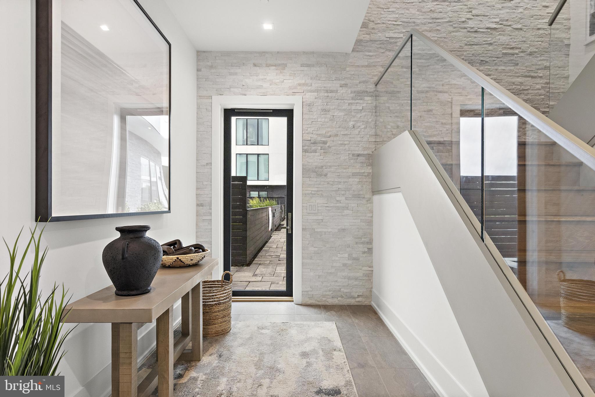 200 OCEAN AVENUE N 19