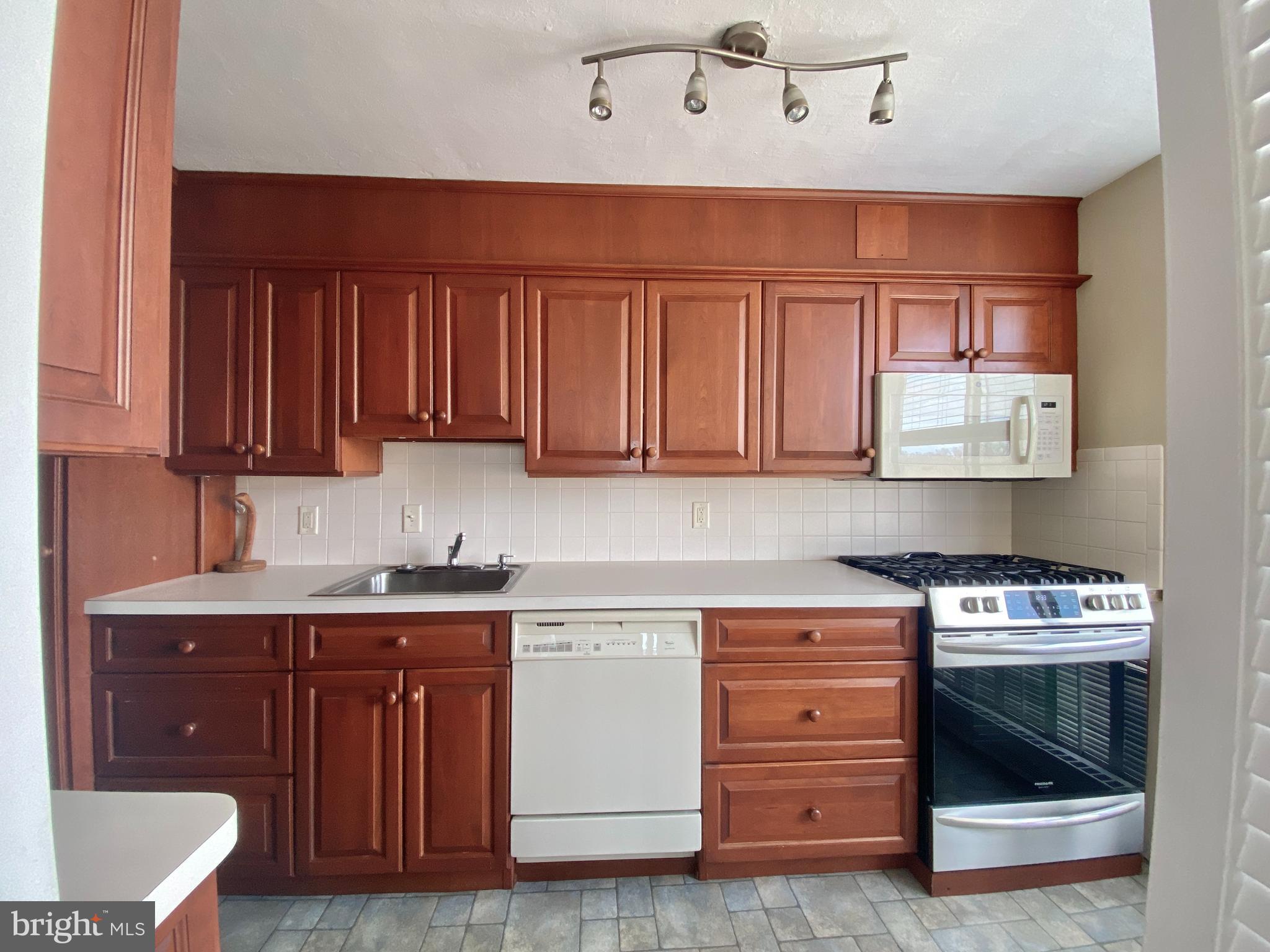 HIGHLANDS - Residential Lease