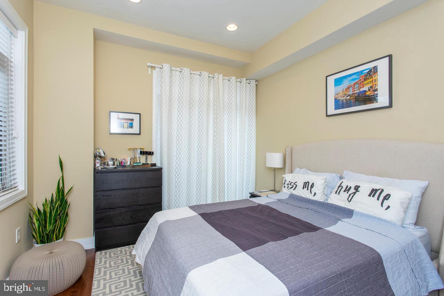 OLDE KENSINGTON - Residential Lease