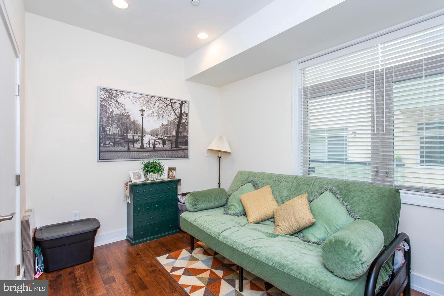 OLDE KENSINGTON - Residential Lease