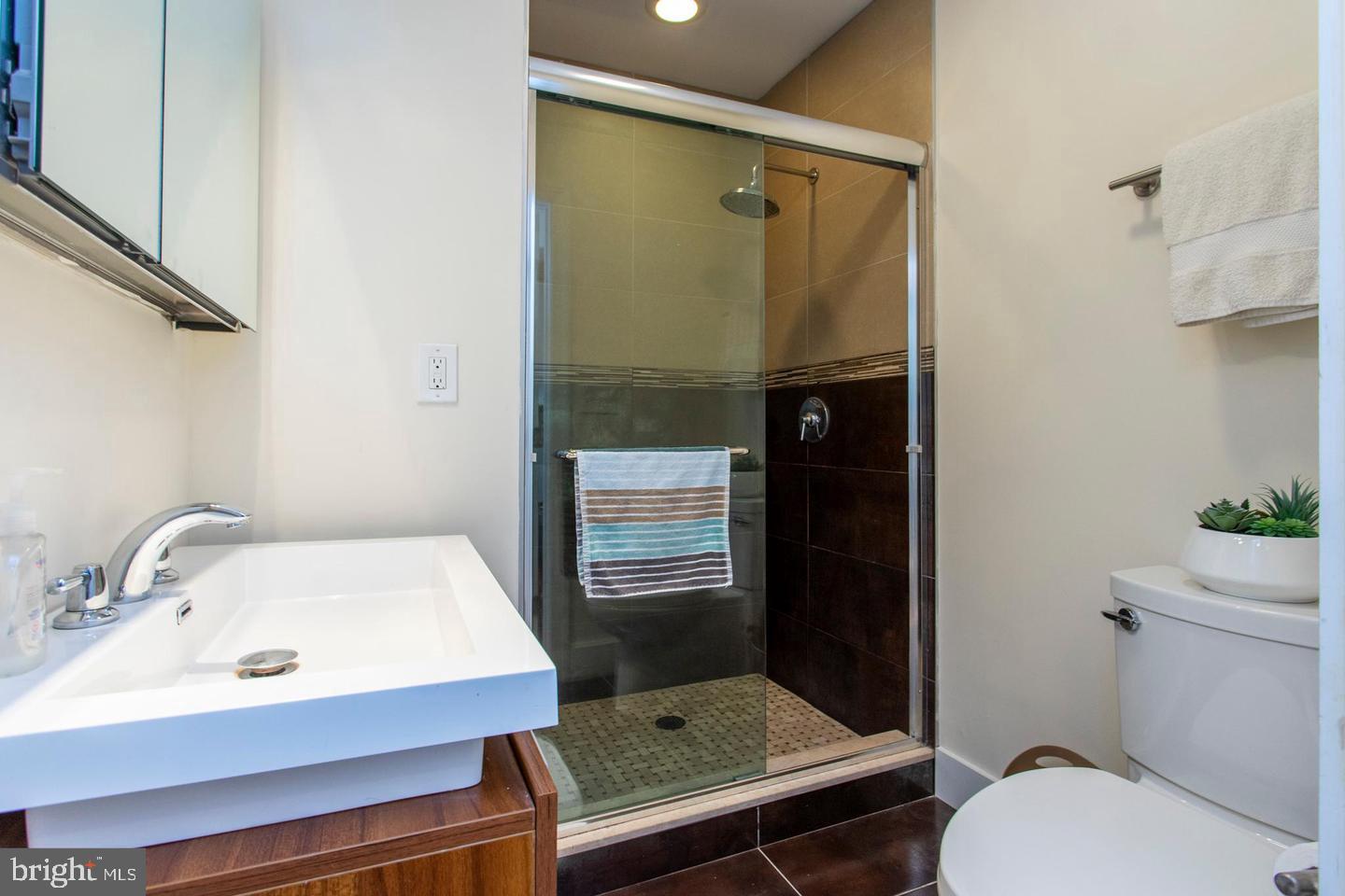 OLDE KENSINGTON - Residential Lease