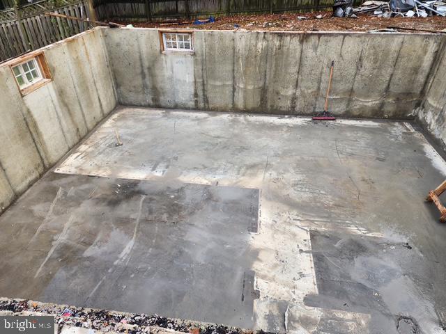 2712 TRED AVON COURT