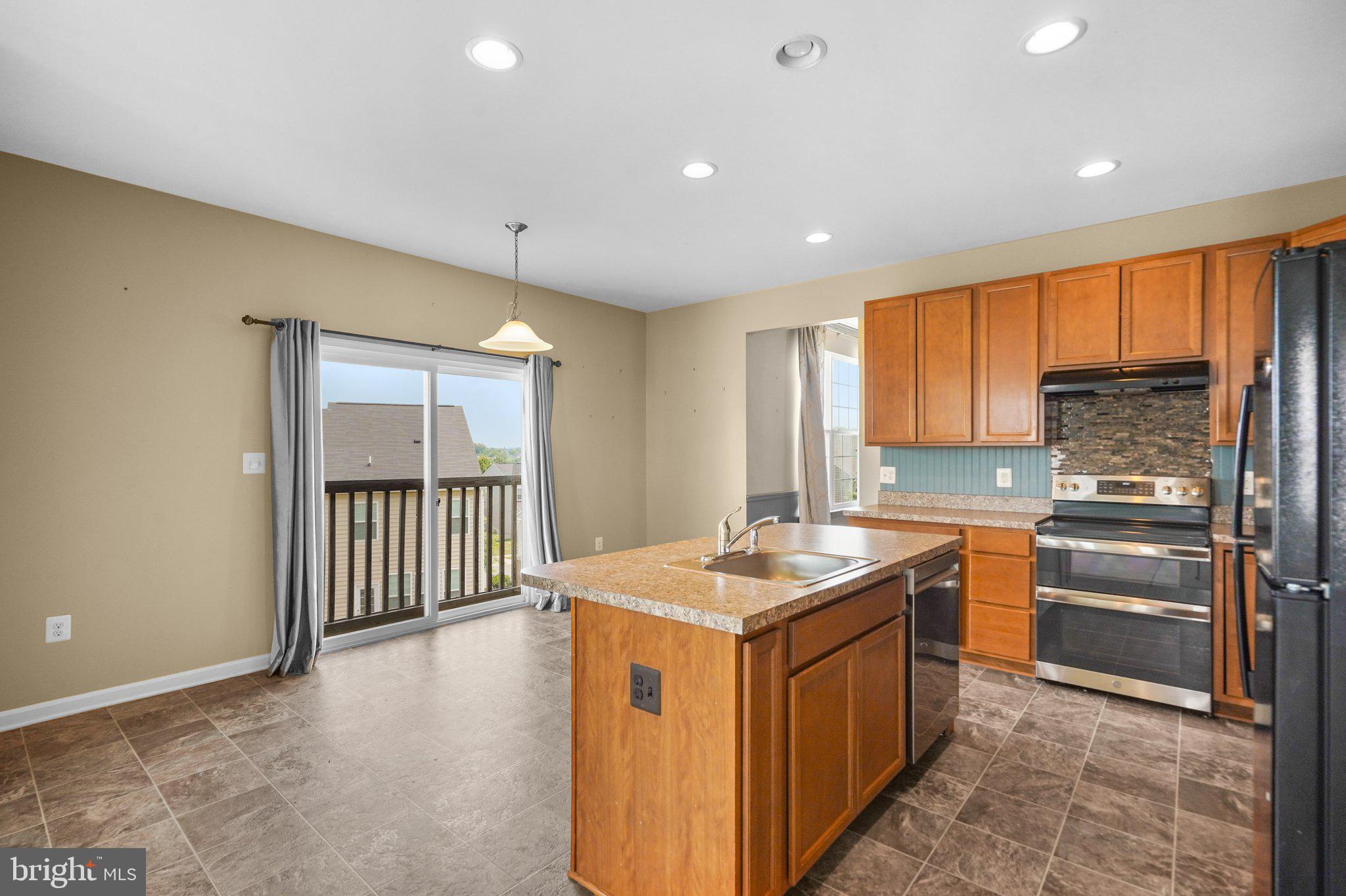 MOUNTAIN VALLEY - Residential Lease