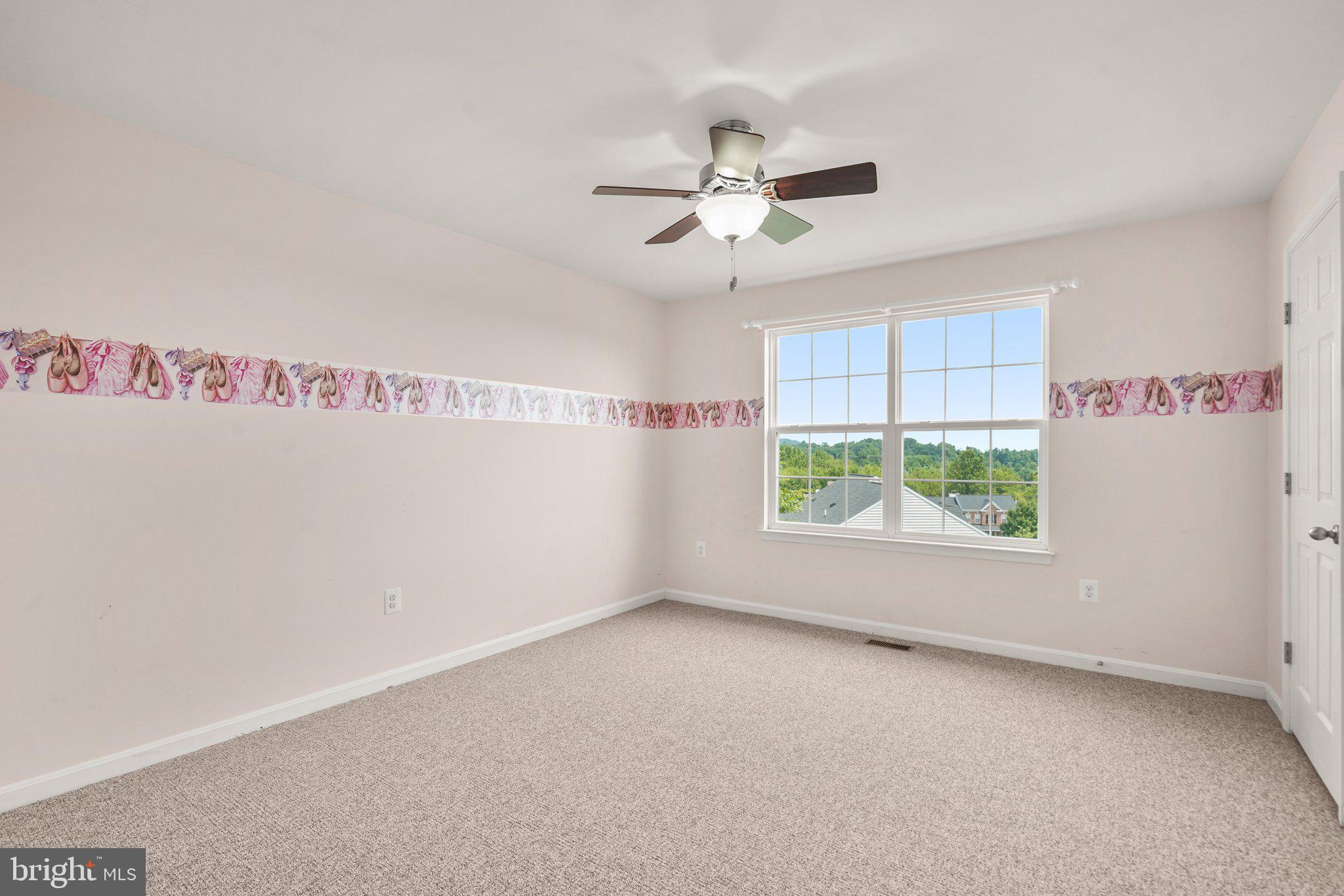 MOUNTAIN VALLEY - Residential Lease