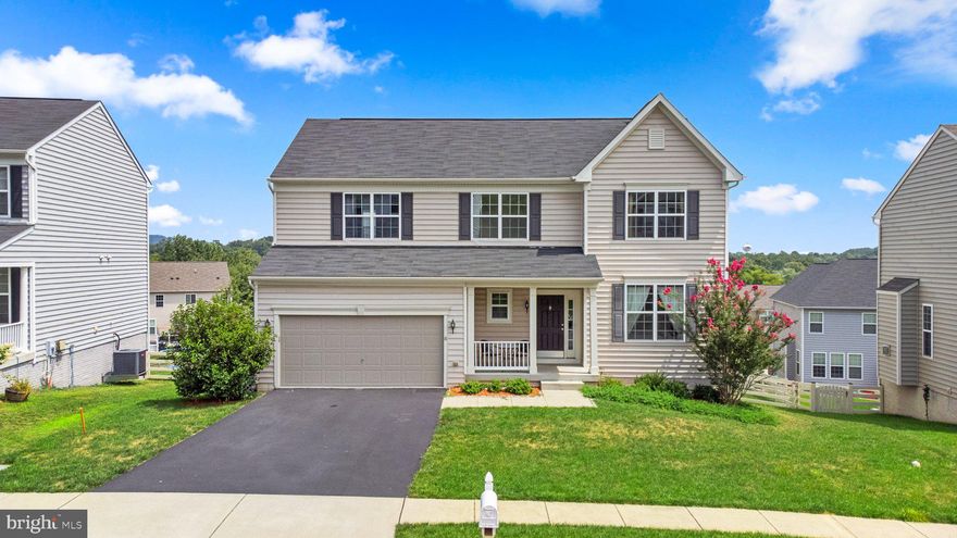 Updated 5BR, 3.5BA Colonial in Mountain Valley neighborhood*Woodgrove HS Pyramid*Main level features hardwood floors, crown molding & lots of natural sunlight throughout*Formal living room connects to formal dining room*Kitchen features 42" cabinetry, granite counters + island, recessed lighting & kitchen nook with sliding glass door*Family room off kitchen*Expansive primary bedroom features two walk in closets & en suite full bathroom*Three additional, nicely sized bedrooms upper level share second full bathroom*Laundry bedroom level*Lower level fully finished features fifth [legal] bedroom, third full bathroom, large rec room with sliding glass doors leading to fenced in, private back yard*Close to Round Hill Elementary School, Woodgrove Park with Athletic Fields & Round Hill Indoor Aquatic Center*Easy Access To RT7*Minutes Town Activities, Purcellville Golf Course, Wineries, Breweries, Shopping, Dining, *Near many Farms, Appalachian Trail, Shenandoah River with Hiking, Biking, Paddle Boarding, Canoeing & Kayaking On Sleeter Lake*No Cats*Max 2 dogs*

*Available for lease 7.22.24*