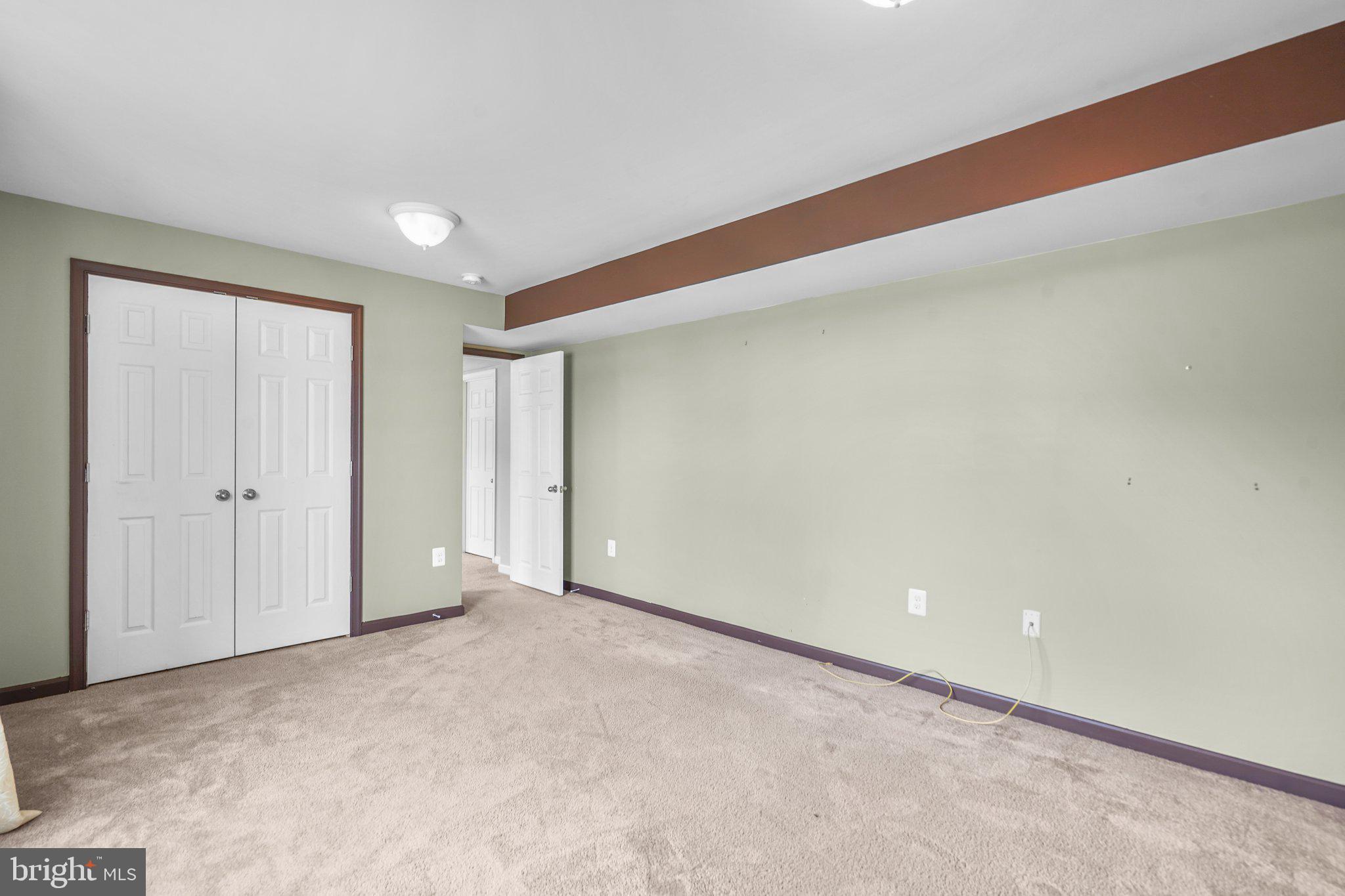 MOUNTAIN VALLEY - Residential Lease