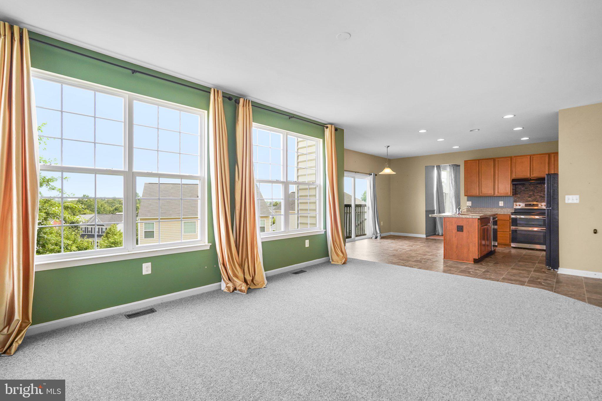 MOUNTAIN VALLEY - Residential Lease