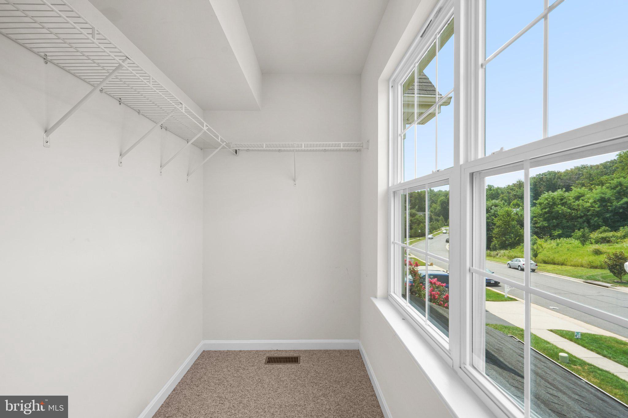 MOUNTAIN VALLEY - Residential Lease