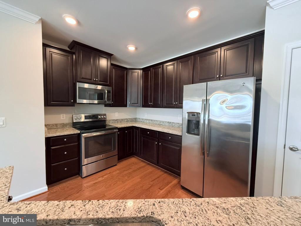 WAVERLY MEWS - Residential