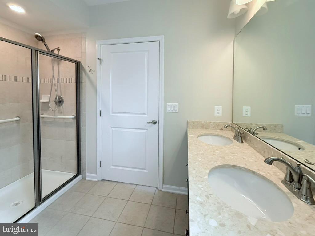 WAVERLY MEWS - Residential