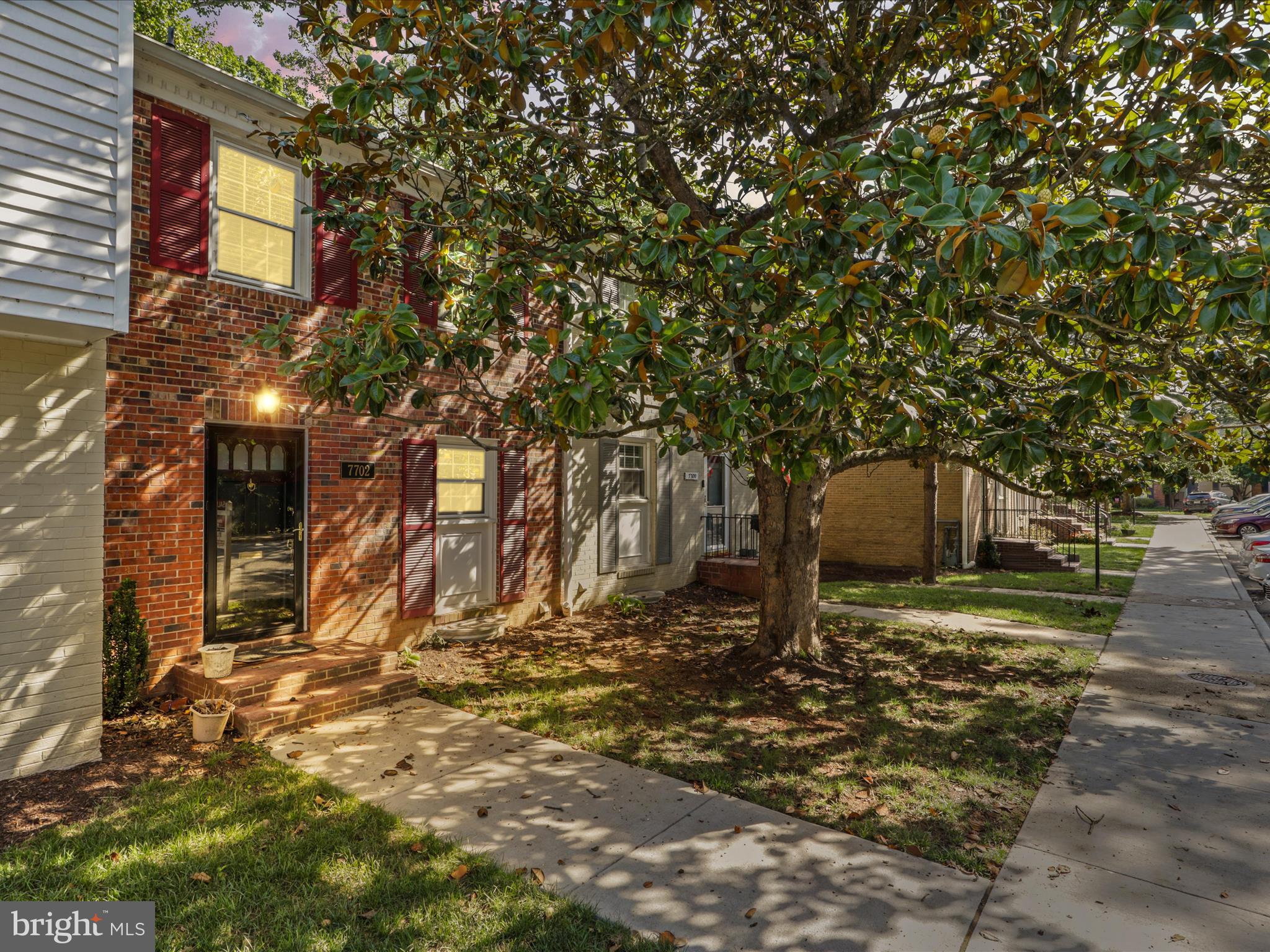 CARDINAL SQUARE - Residential