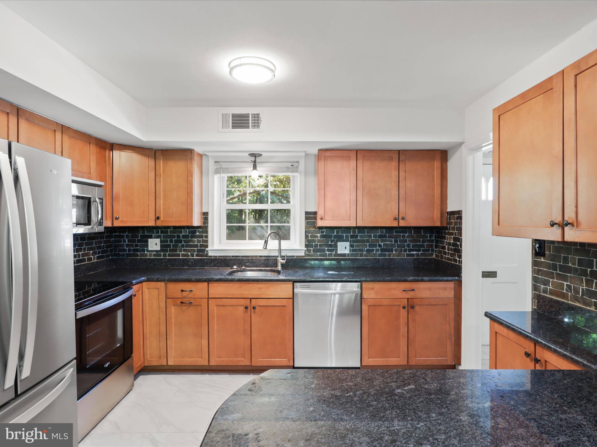 CARDINAL SQUARE - Residential