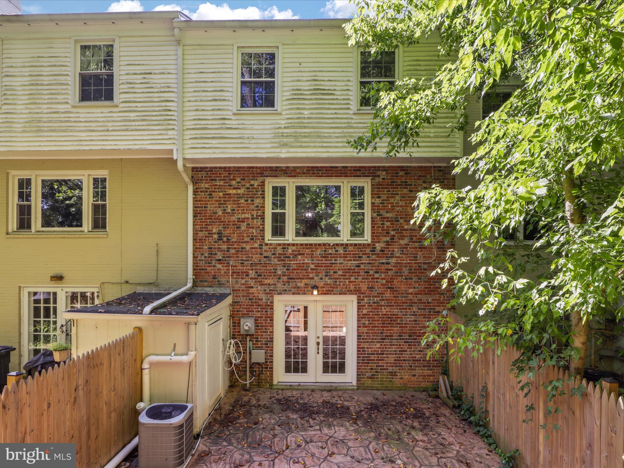 CARDINAL SQUARE - Residential