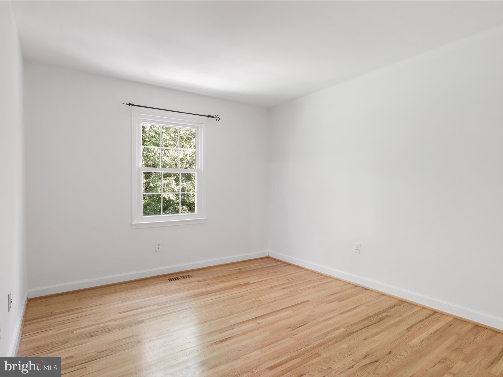 CARDINAL SQUARE - Residential