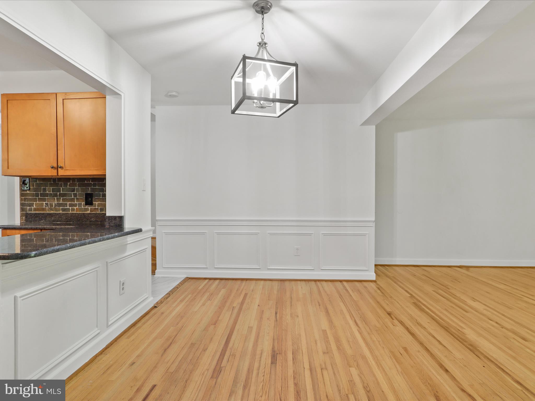 CARDINAL SQUARE - Residential