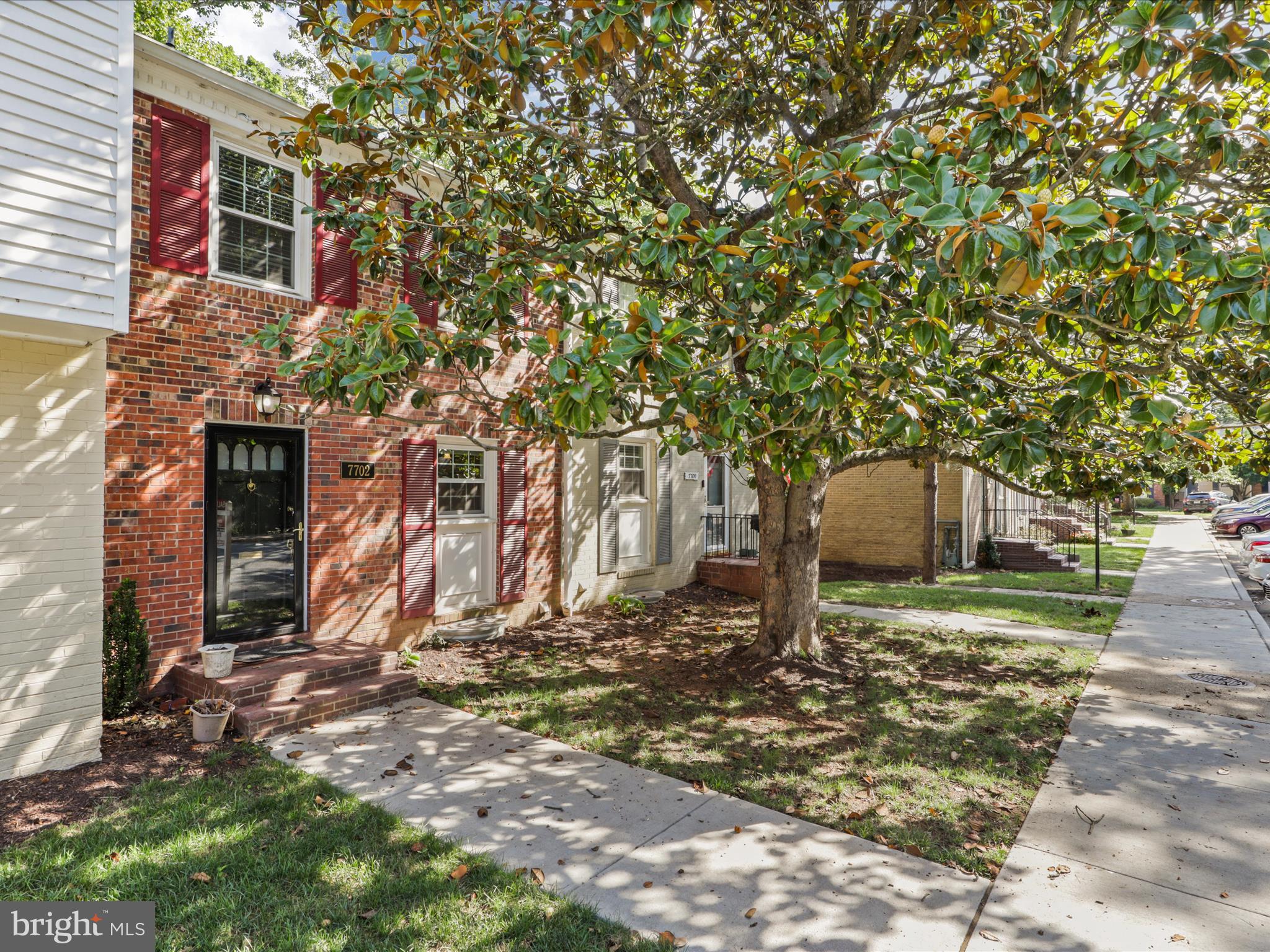 CARDINAL SQUARE - Residential