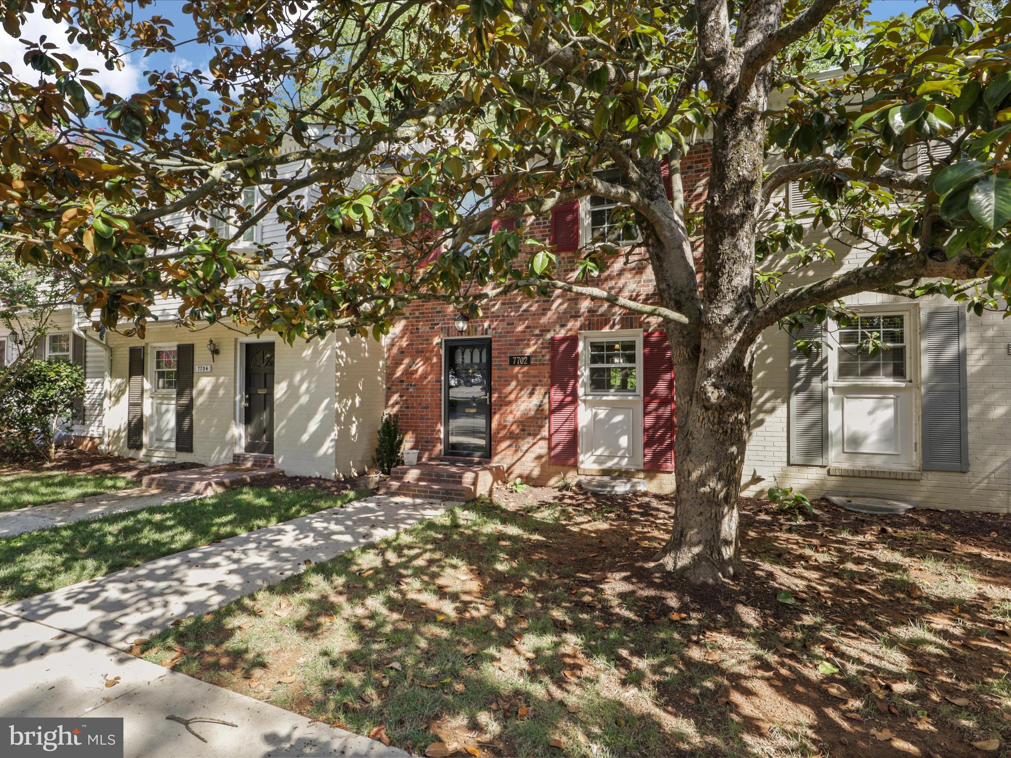 CARDINAL SQUARE - Residential