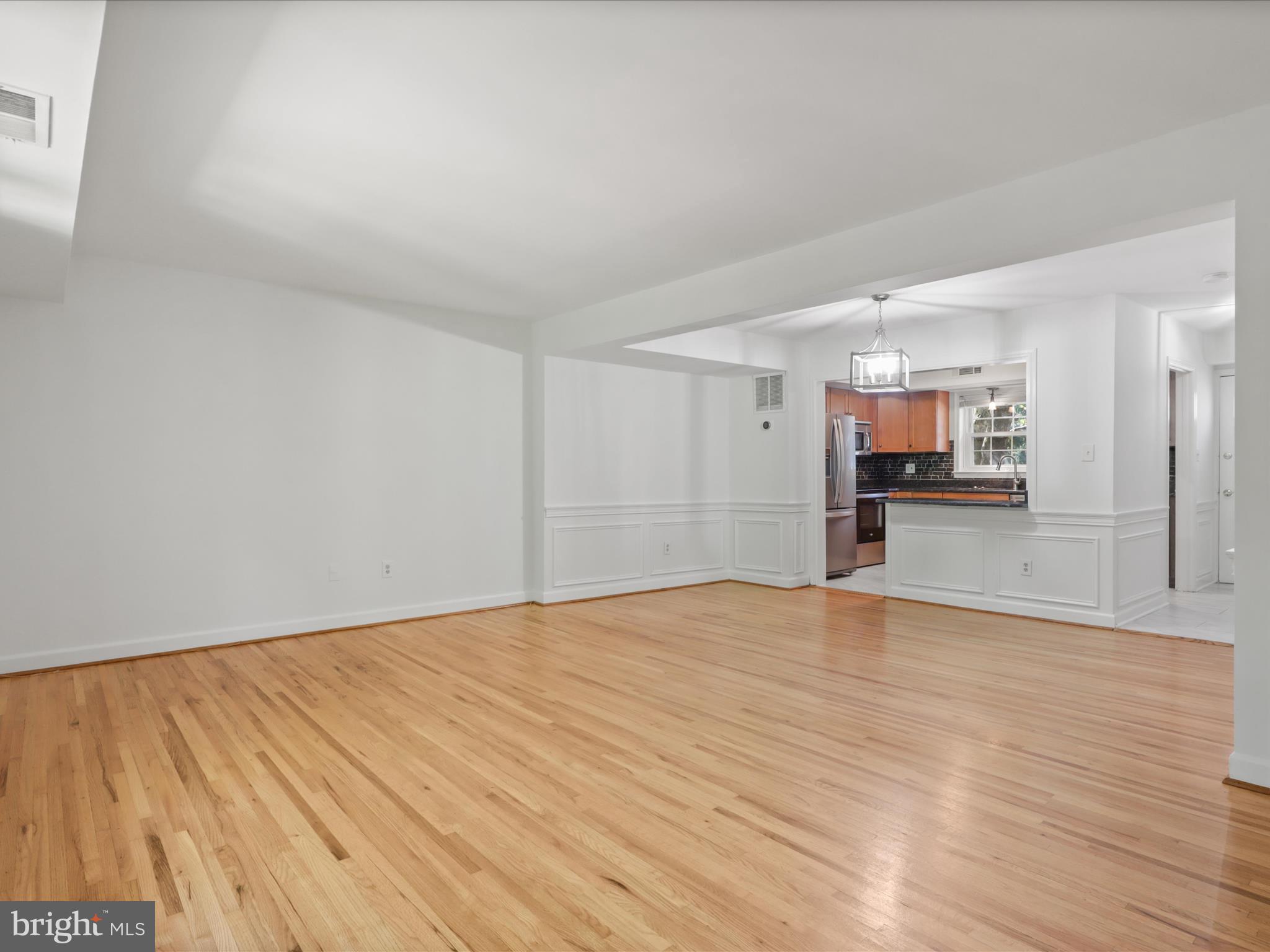 CARDINAL SQUARE - Residential