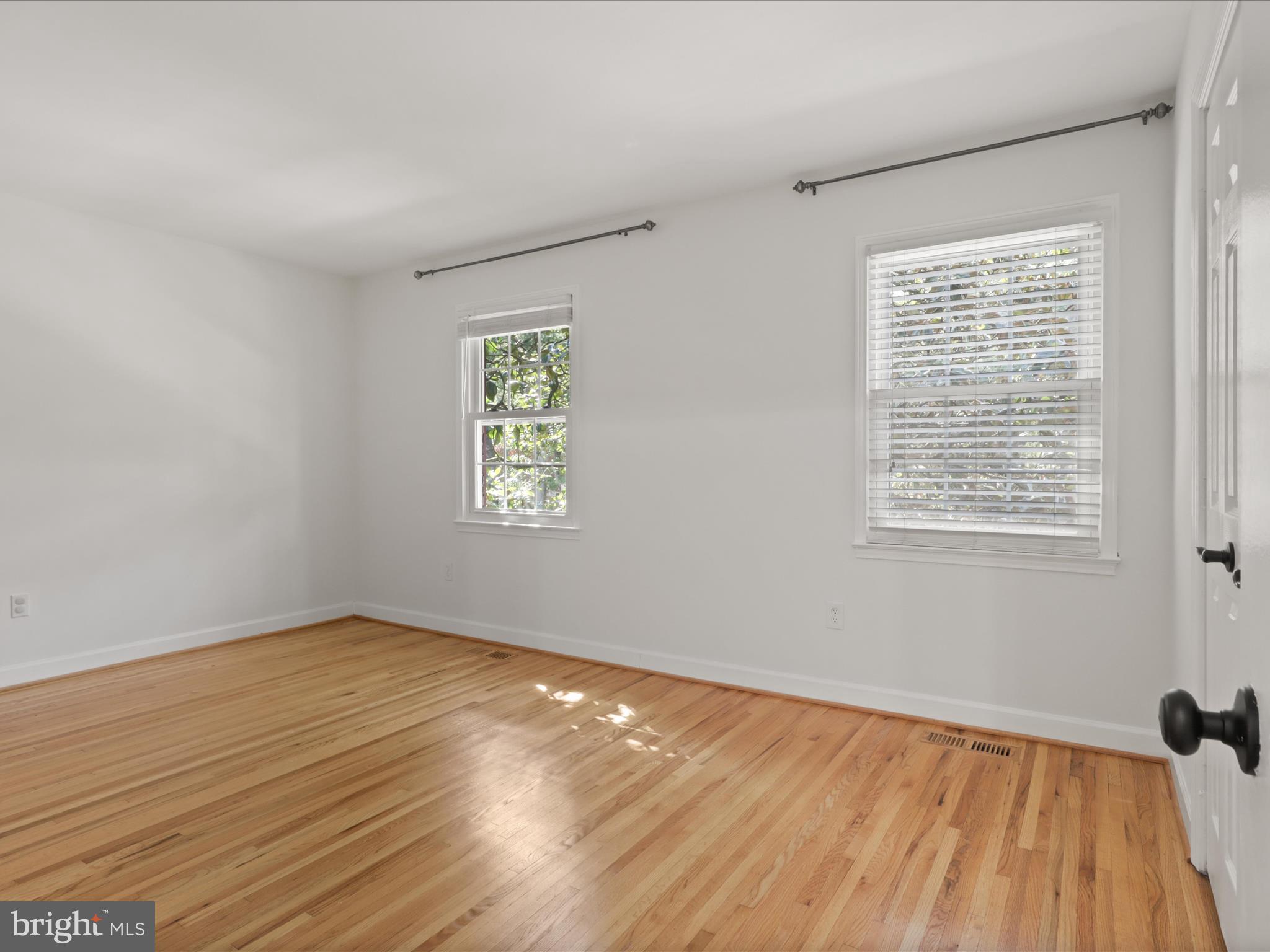 CARDINAL SQUARE - Residential