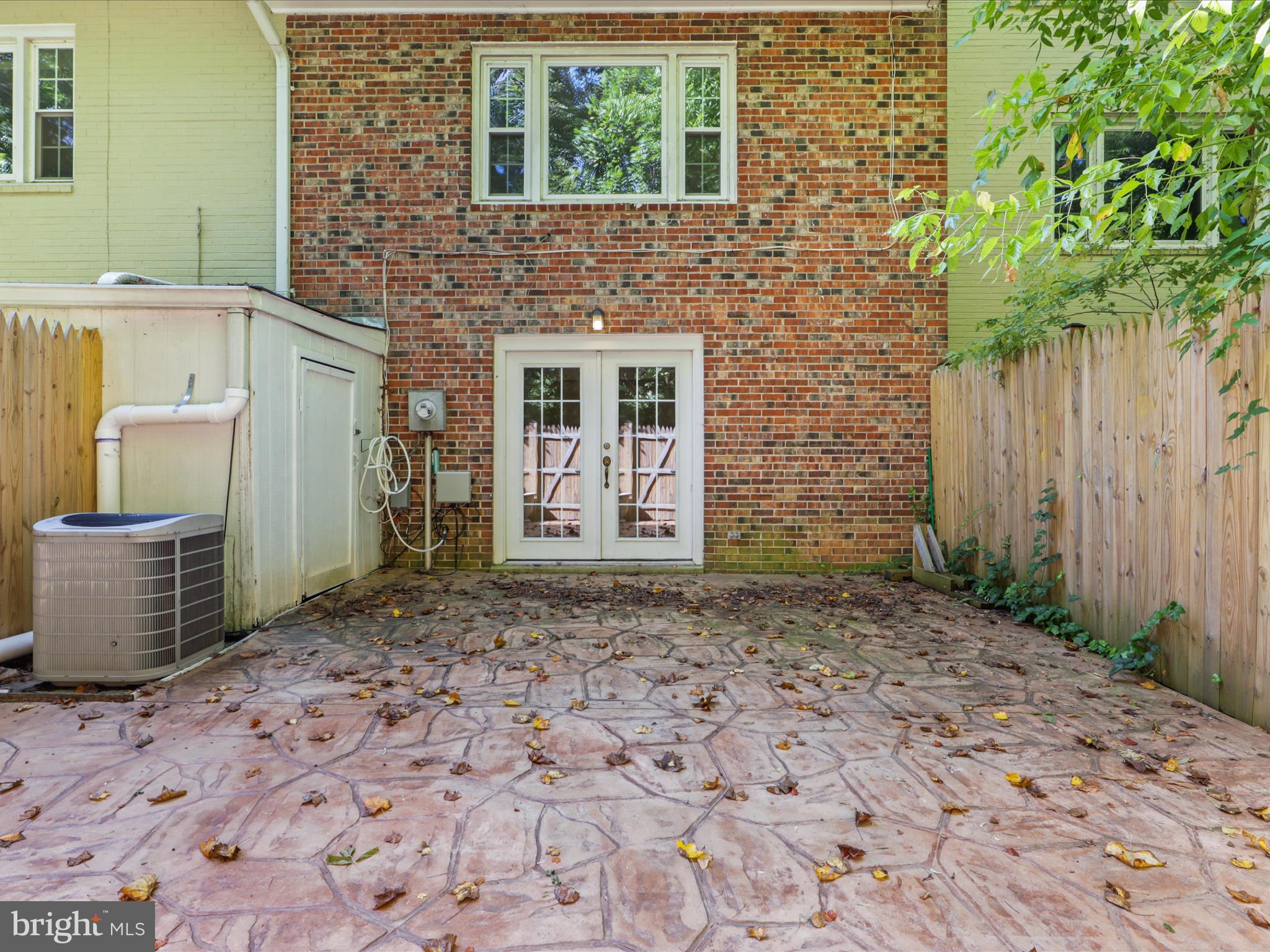 CARDINAL SQUARE - Residential