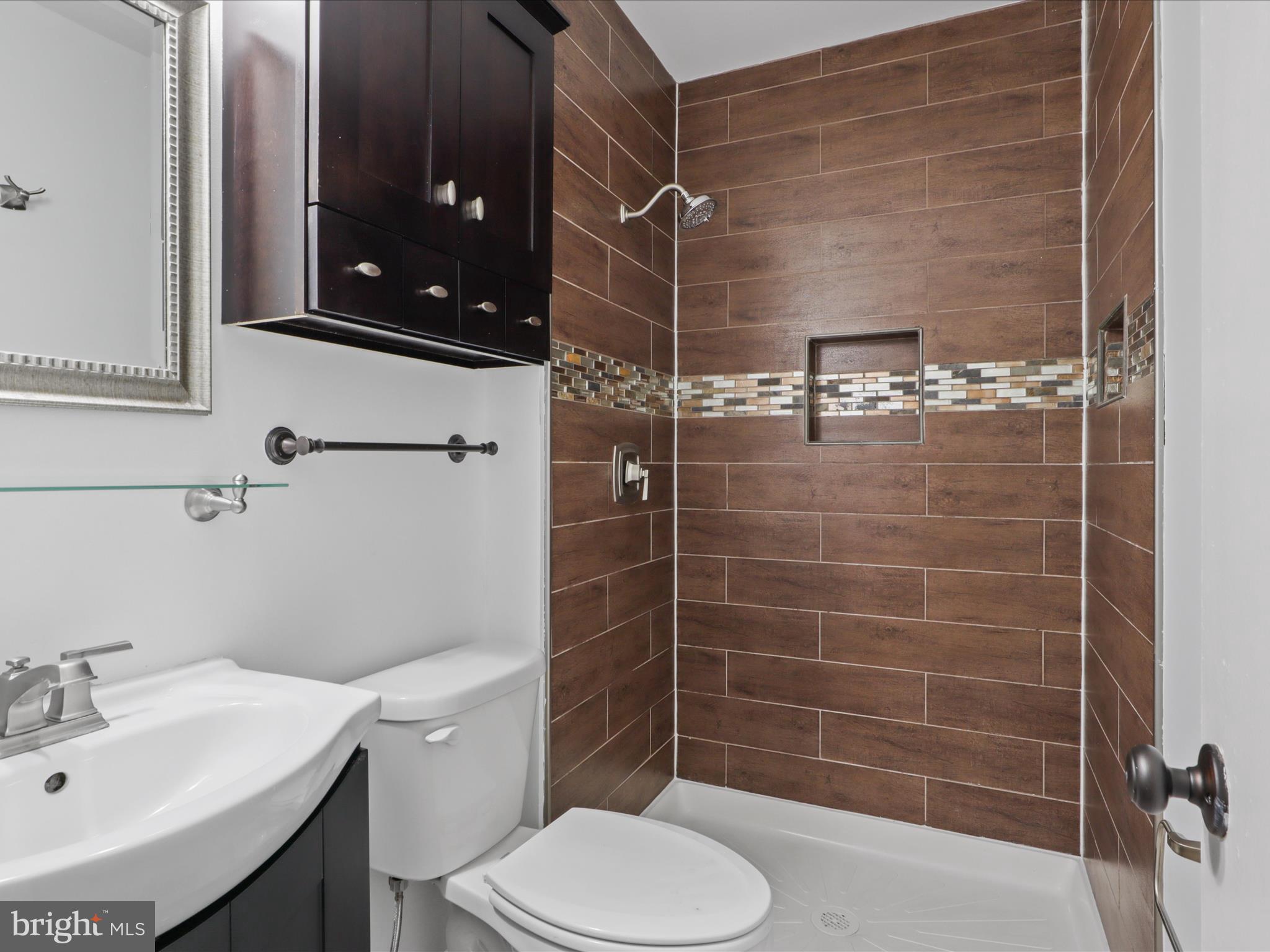 CARDINAL SQUARE - Residential