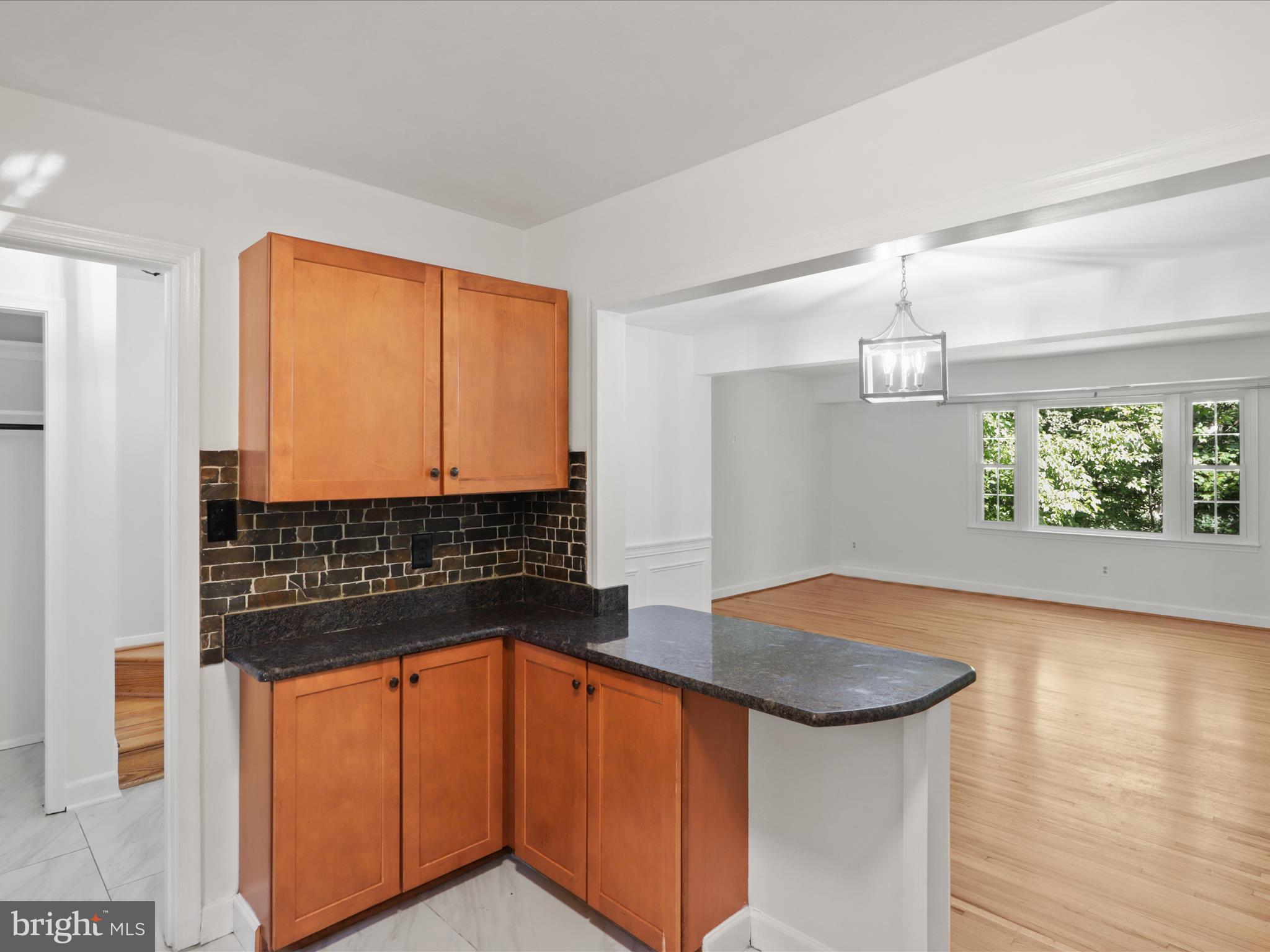 CARDINAL SQUARE - Residential