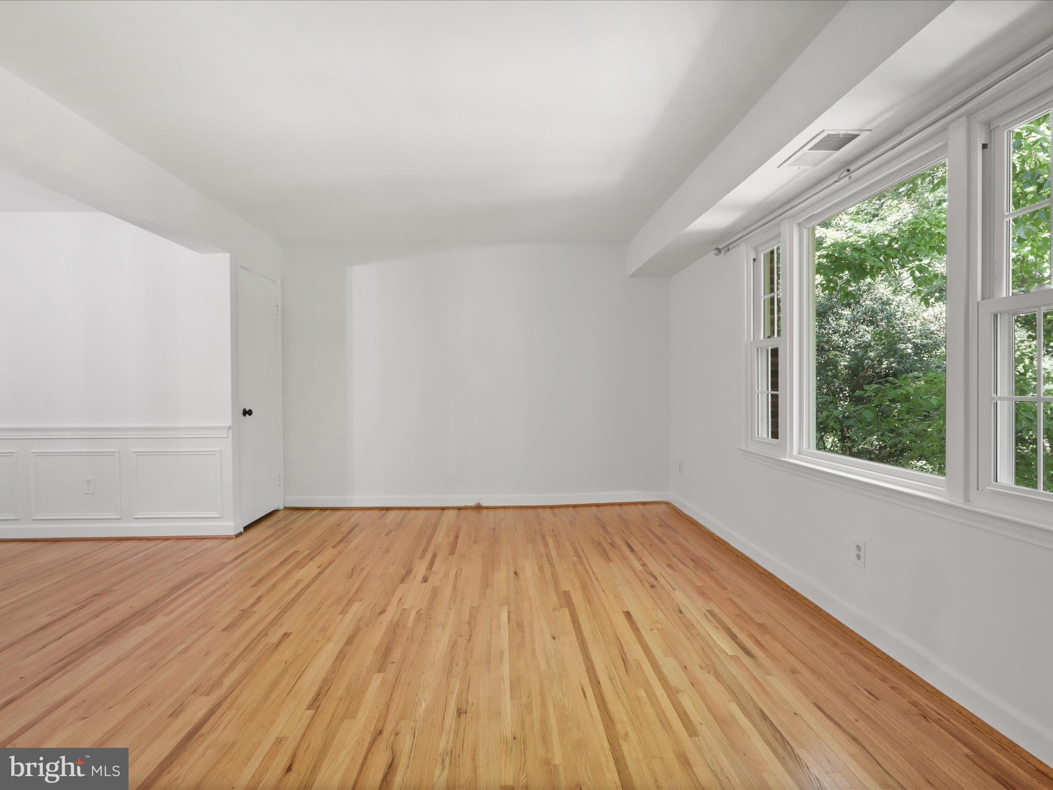 CARDINAL SQUARE - Residential