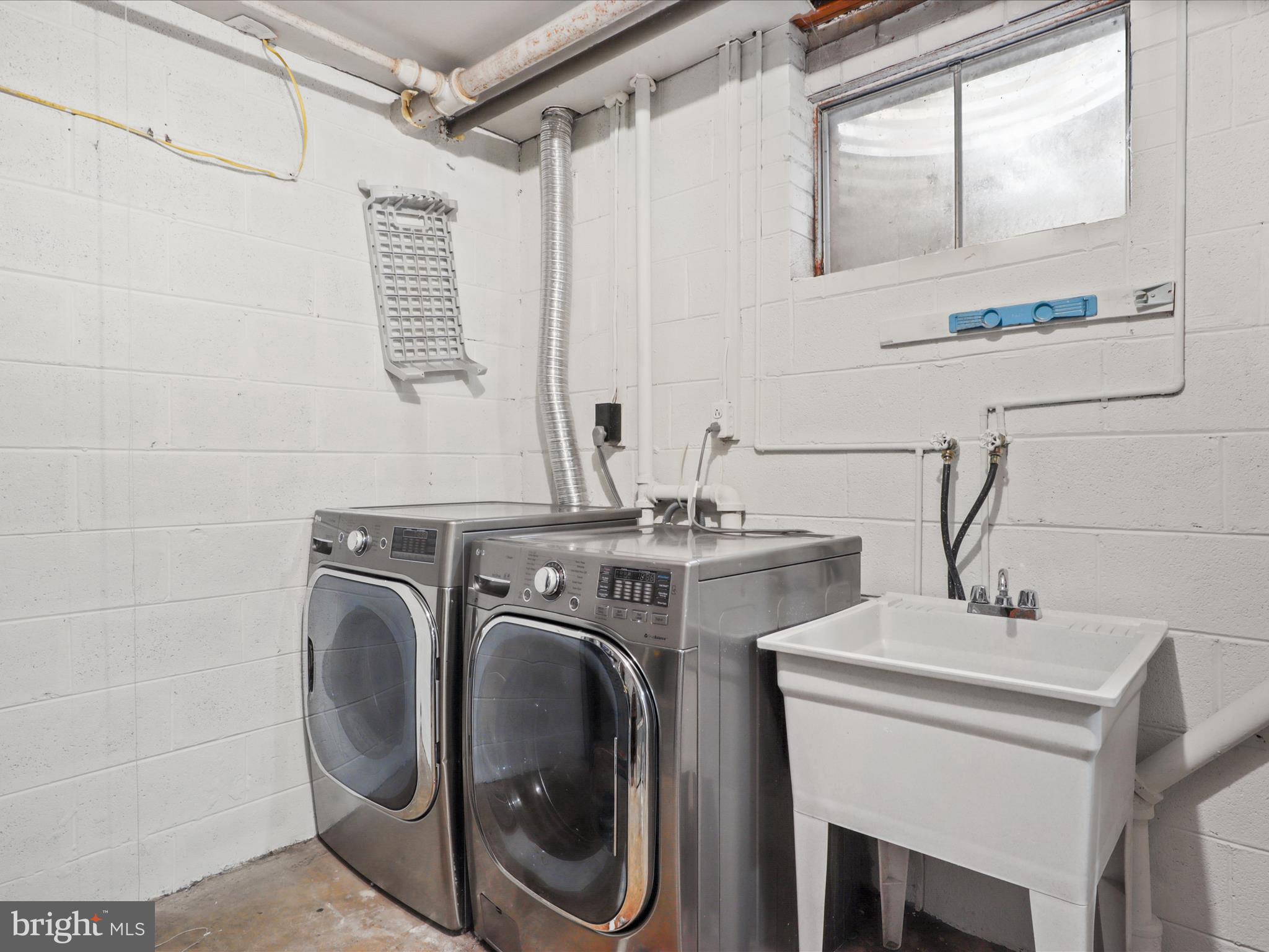 CARDINAL SQUARE - Residential