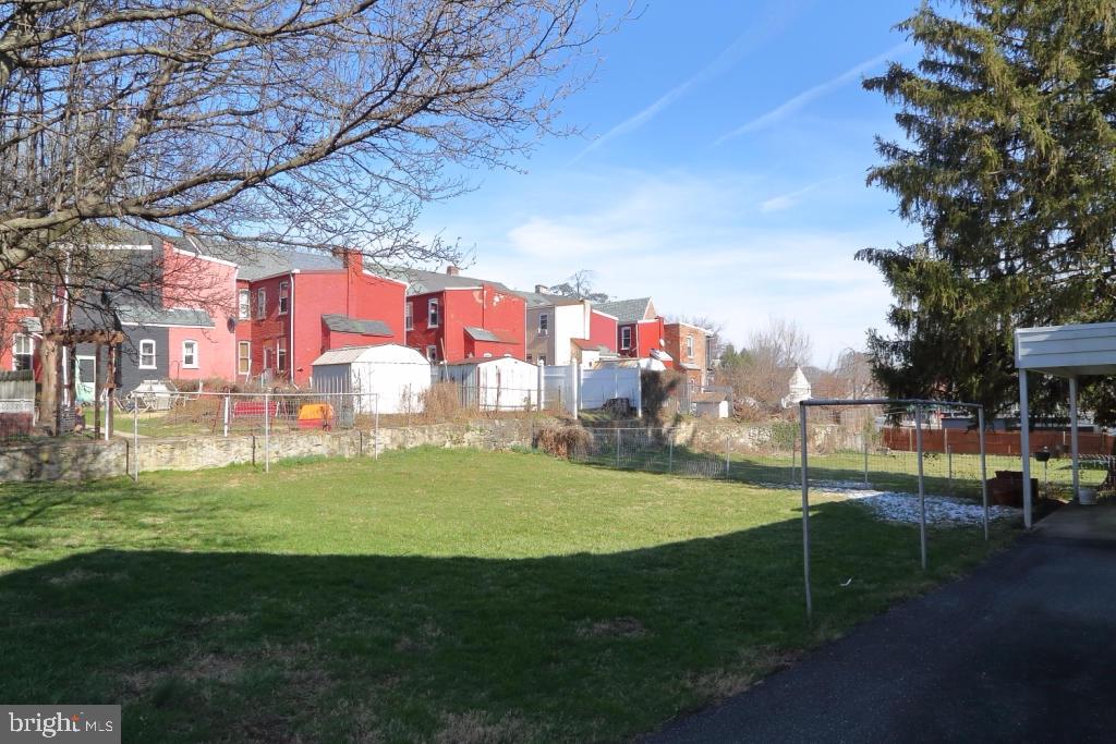 LANCASTER - Residential