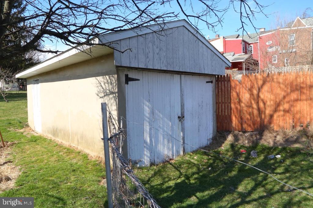 LANCASTER - Residential