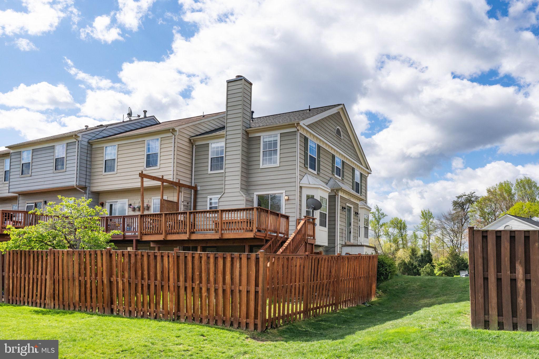 RIDGEFIELD VILLAGE - Residential