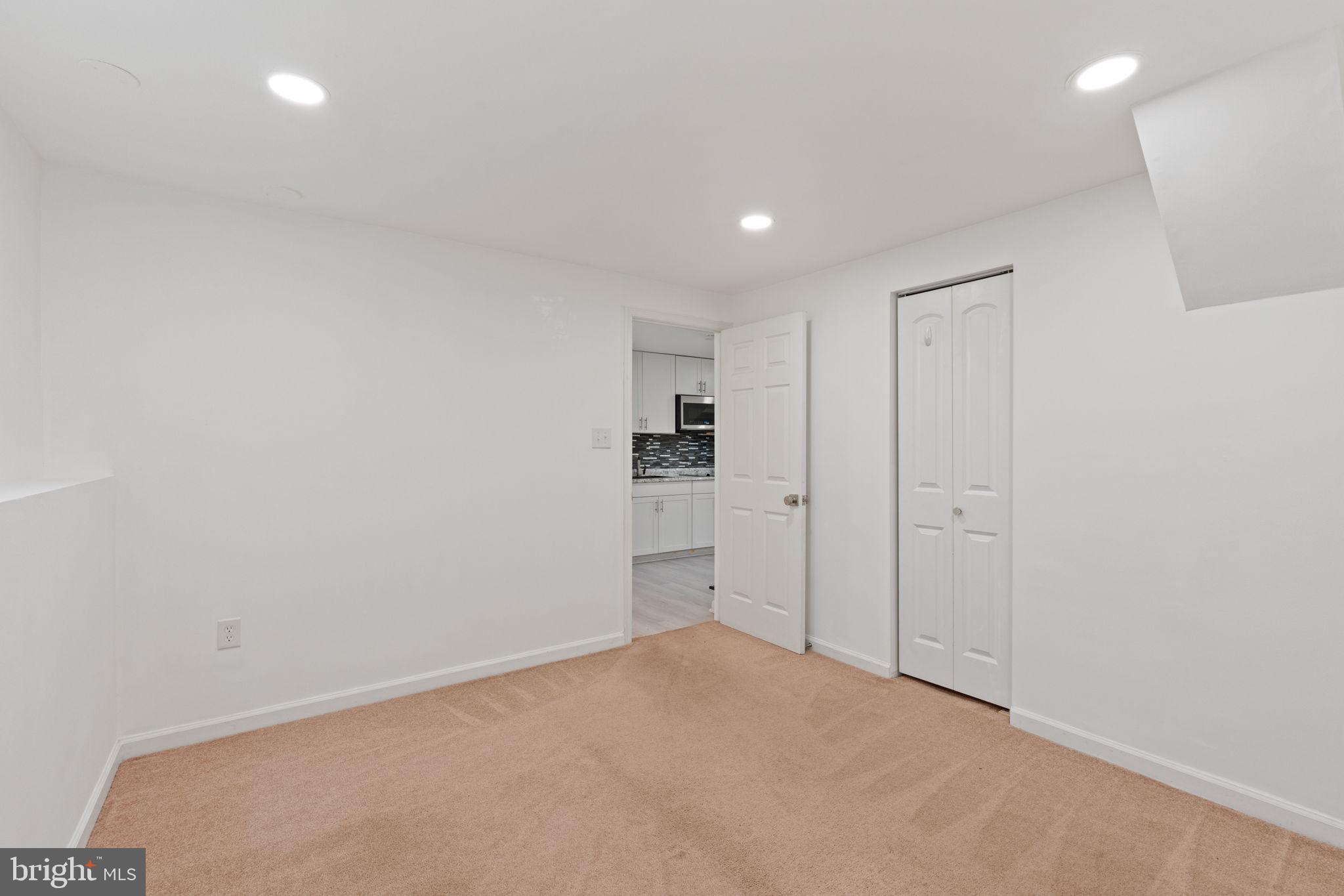 RIDGEFIELD VILLAGE - Residential