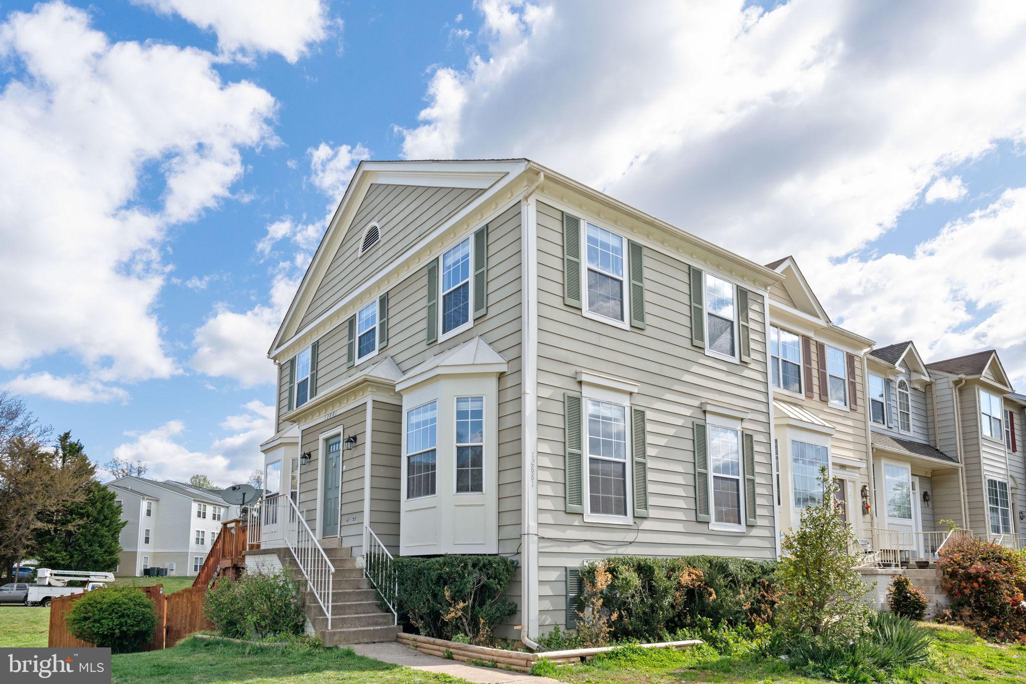 RIDGEFIELD VILLAGE - Residential