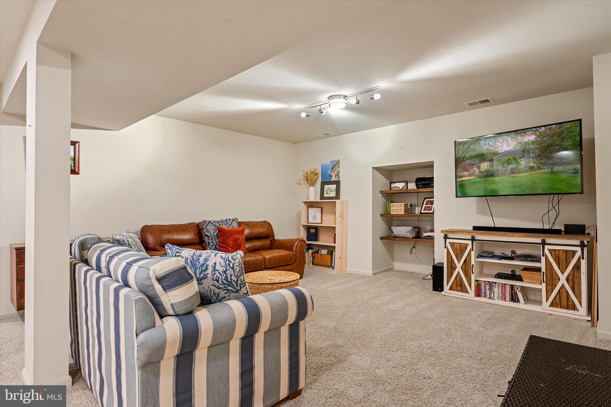 RIVA TRACE/SPRING PLACE - Residential