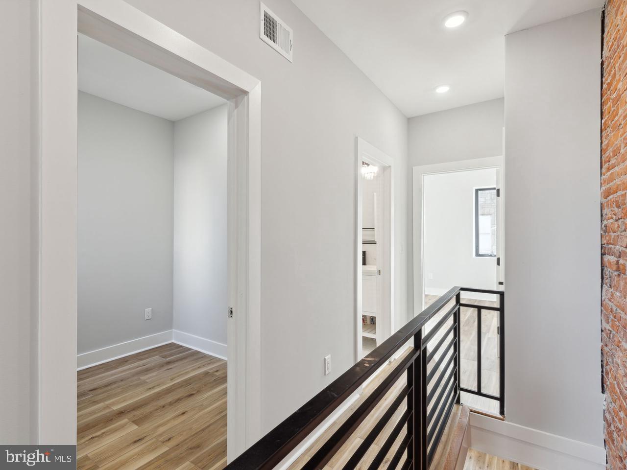 PORT RICHMOND - Residential