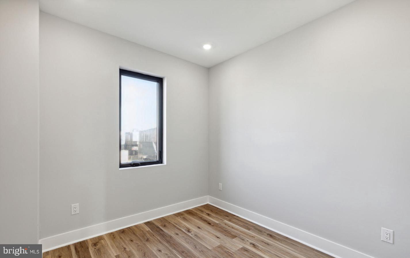 PORT RICHMOND - Residential