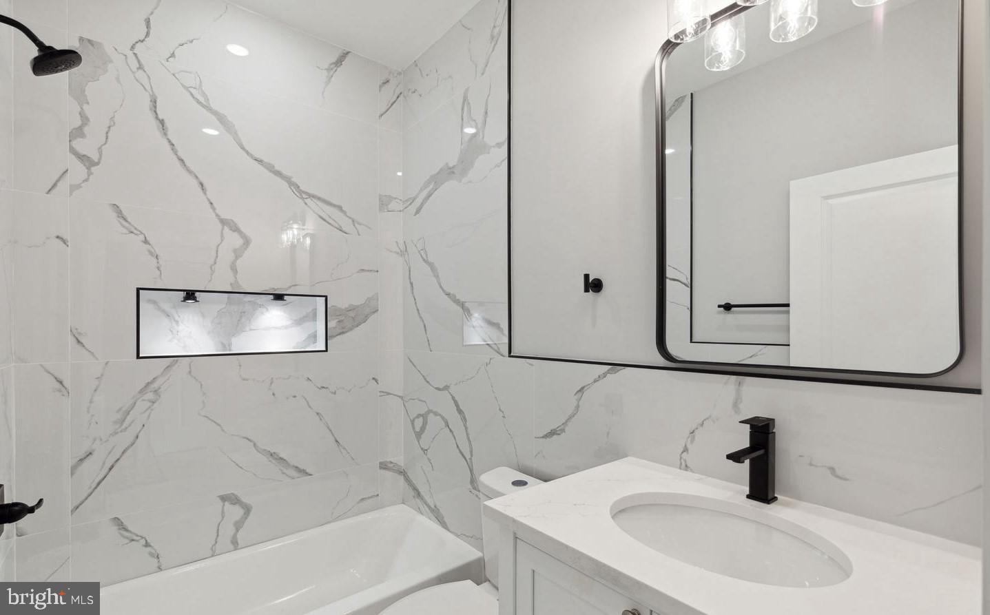 PORT RICHMOND - Residential