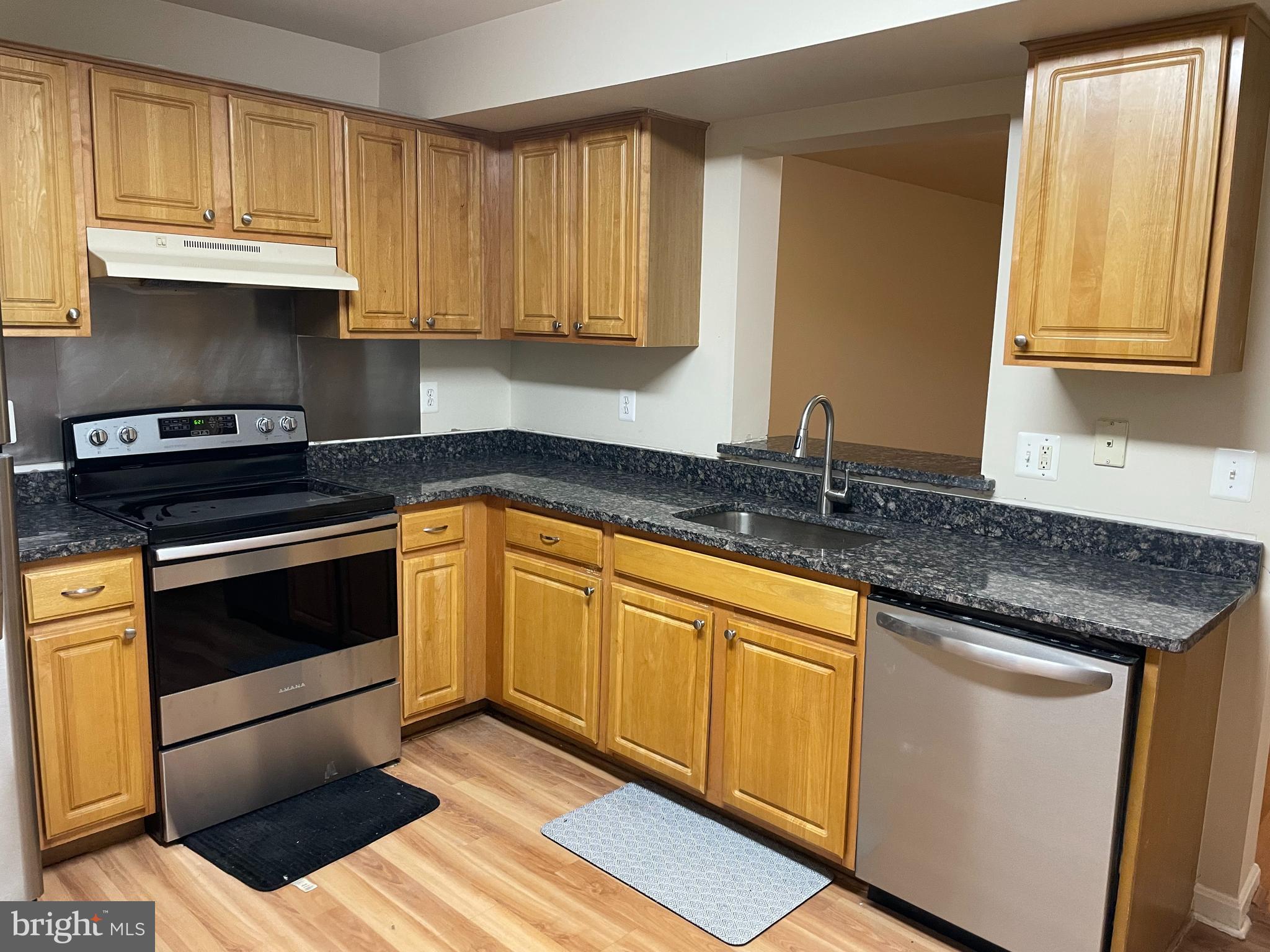 RIVER CREST - Residential Lease