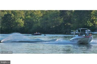 CROSSINGS ON THE POTOMAC - Land