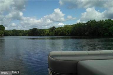 CROSSINGS ON THE POTOMAC - Land