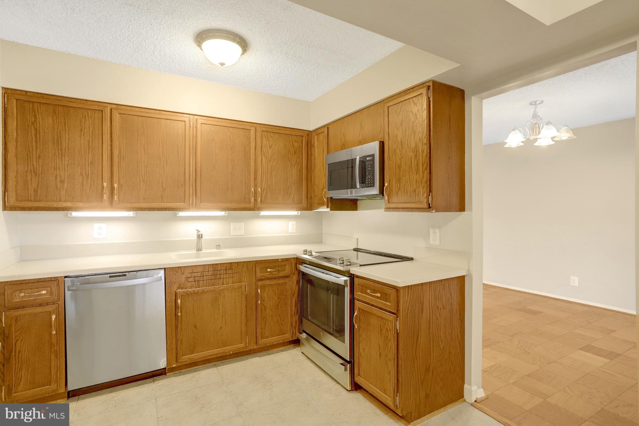3800 FAIRFAX DRIVE 106