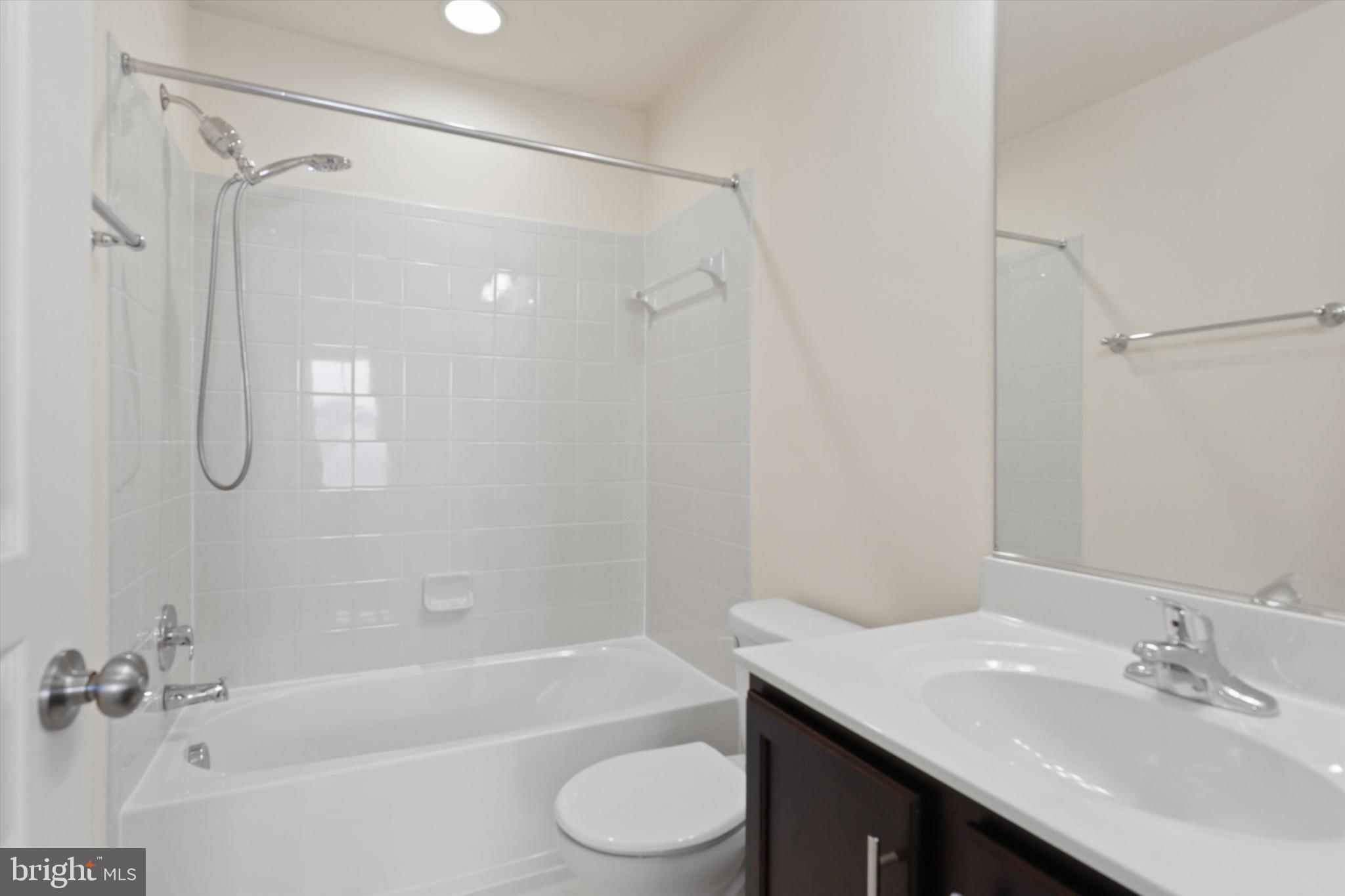 POTOMAC CREST - Residential Lease